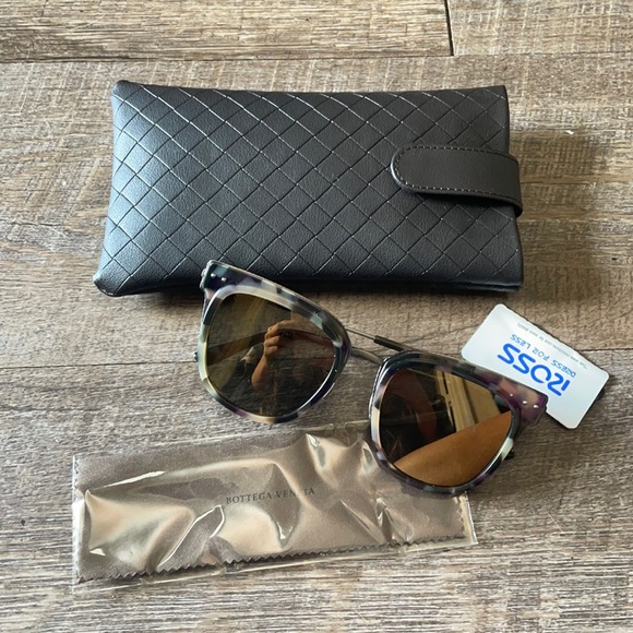 NWT Bottega Veneta sunglasses with case - Picture 1 of 9